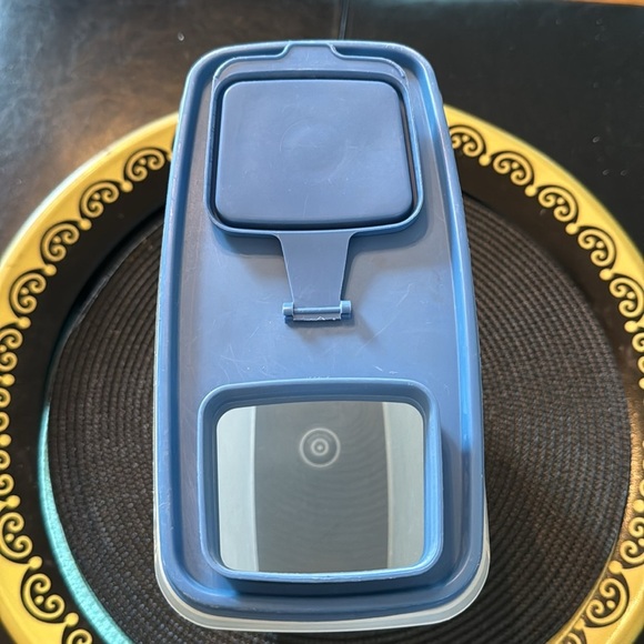 Vintage Tupperware 20 Cup Cereal Keeper Blue Lid - Picture 3 of 5